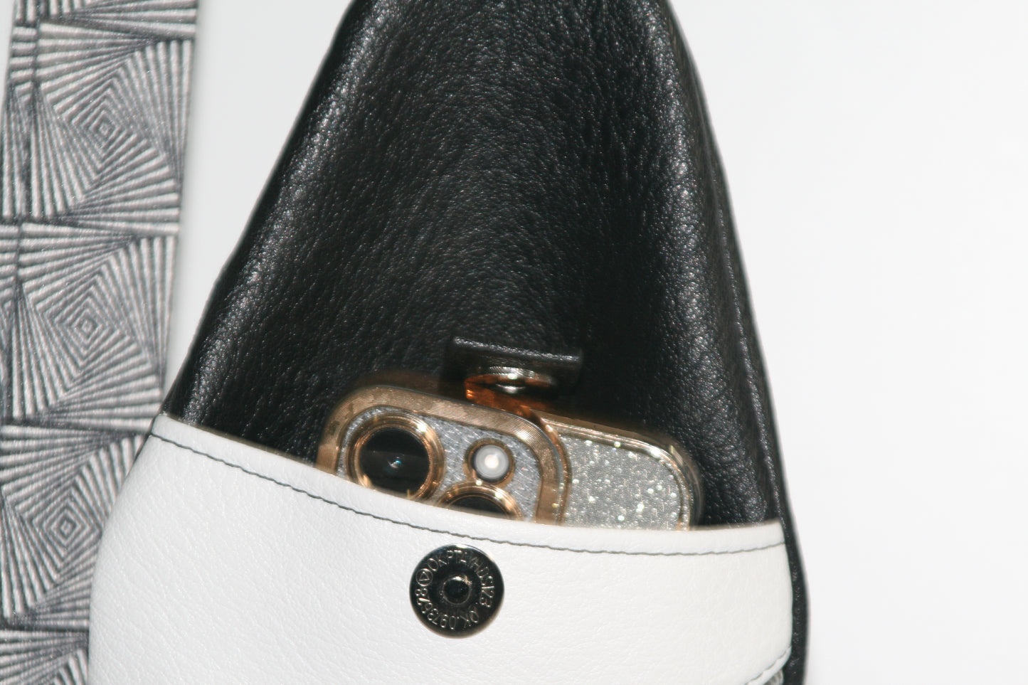 Close-up of phone slip pocket inside the Mini Traveler