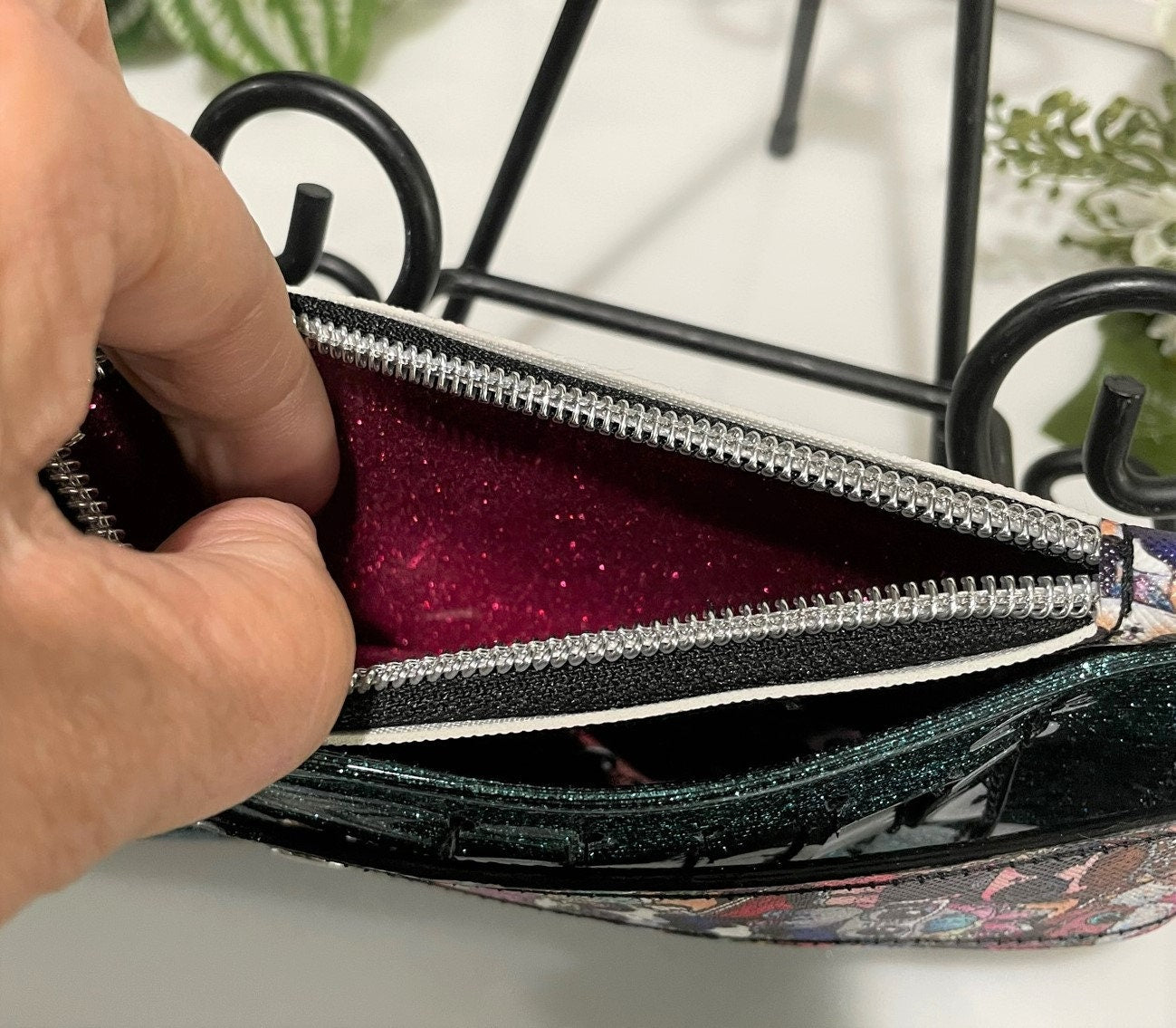 Purse Pal Slim Wallet – Green Glitter Vinyl & Big-Eyed Girls Print | Handmade Bifold Wallet with Card Slots & Coin Pocket