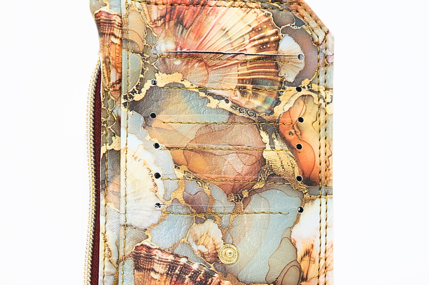 Six card slots – Perfect for keeping credit cards, ID, and gift cards organized.