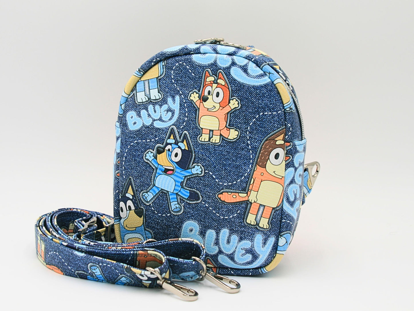 small backpack for kids with blue and orange tv pups