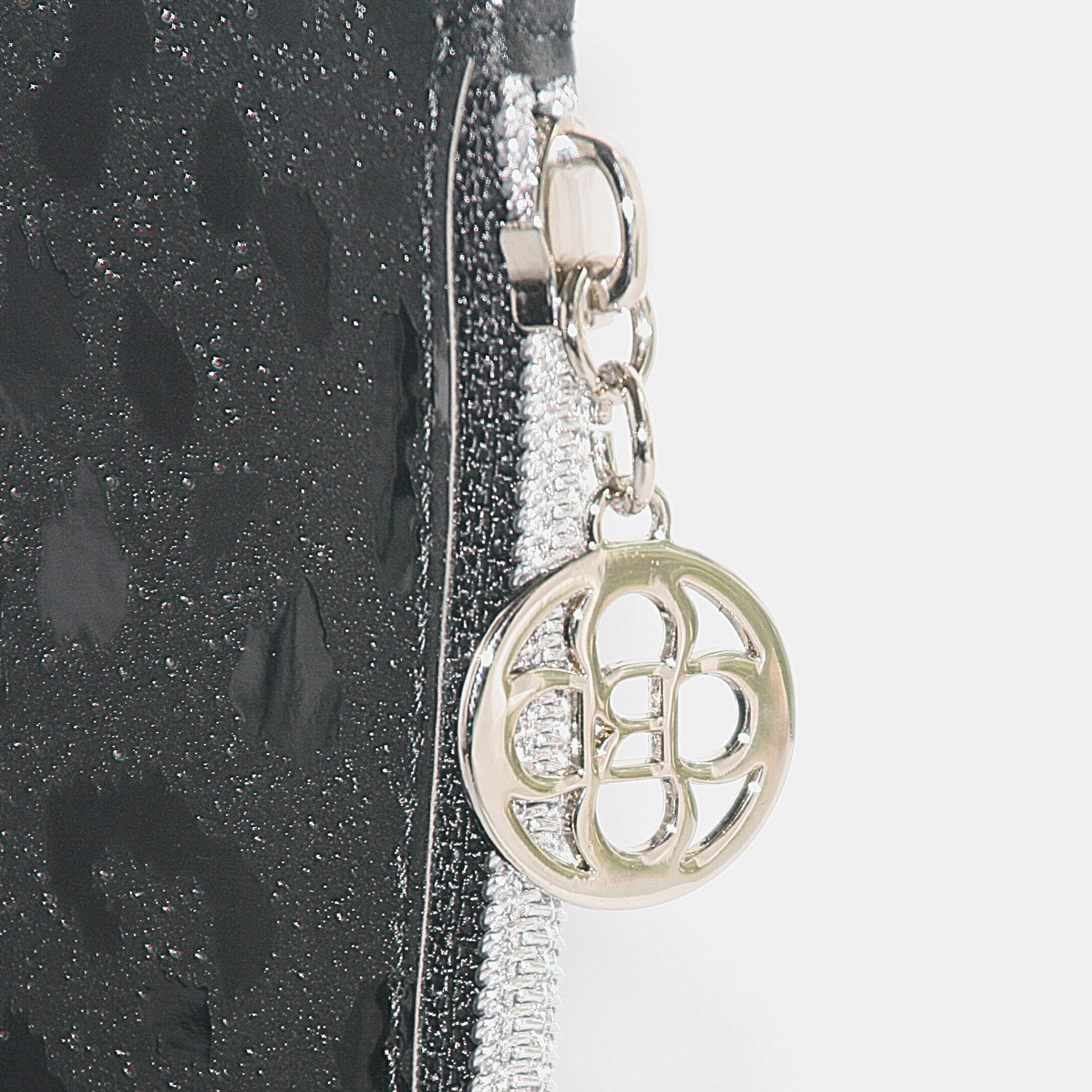zipper pull on black leopard purse pal
