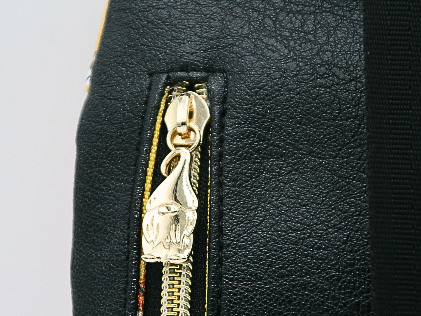 Gnome zipper pull on mini traveler sling